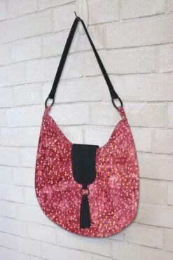 Sallie Tomato Scarlett Bag Pattern 5 Sallie Tomato Scarlett Bag Pattern -Riley Blake Designs P210 SCARLETT media 3